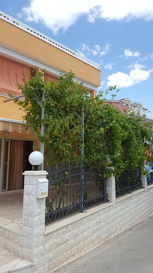 Ciovo Apartments Трогір Екстер'єр фото