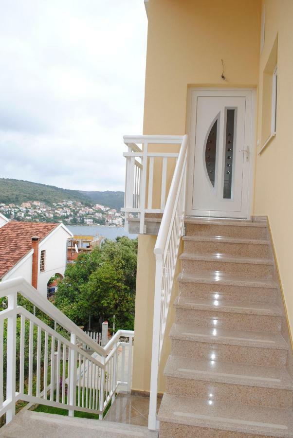 Ciovo Apartments Трогір Екстер'єр фото